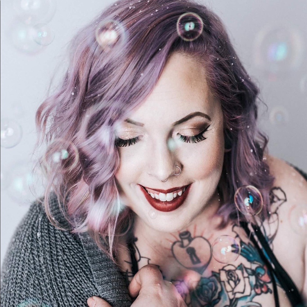 Meet your Posher, Becca